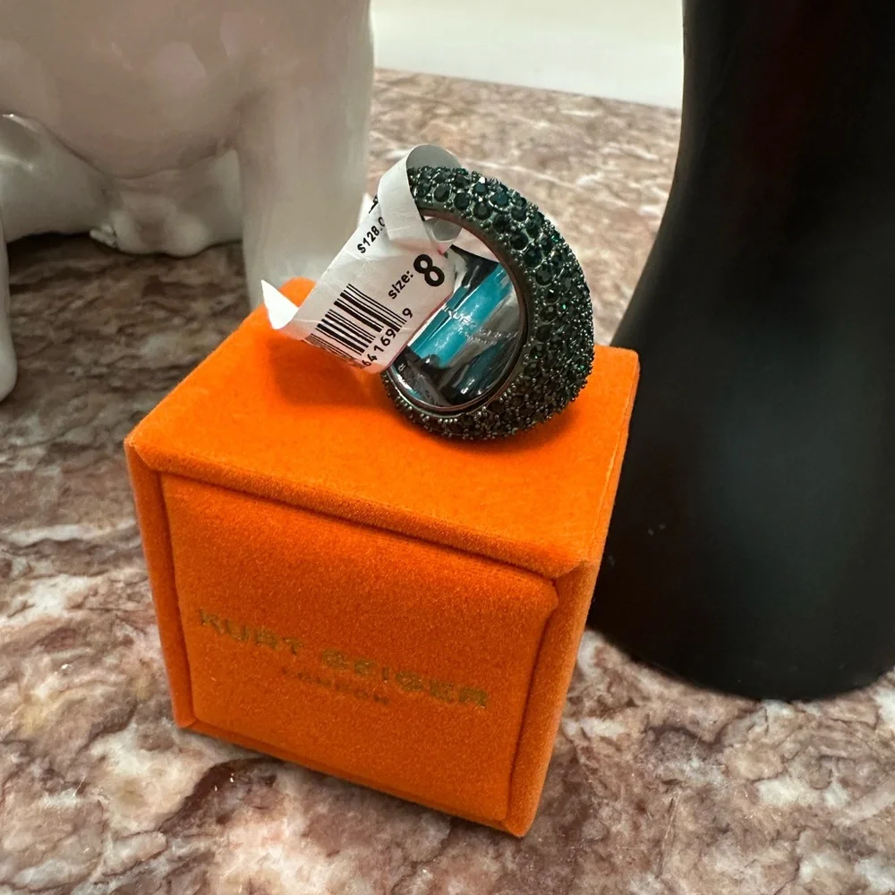 (MSRP $128) Kurt Geiger Emerald Green Ring -NWT size 8 - Picture 7 of 7